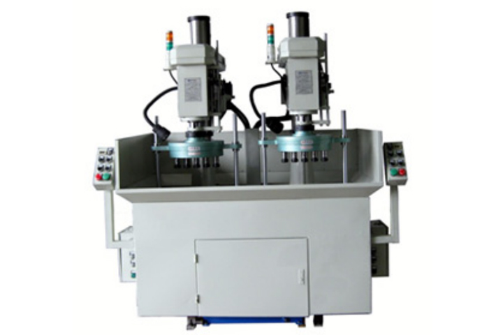  滑台式自动钻孔机