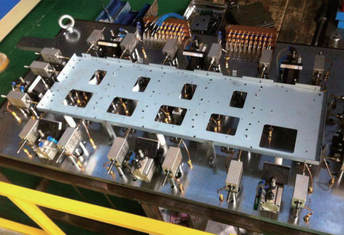 仰式攻牙机治具和精密牙杆