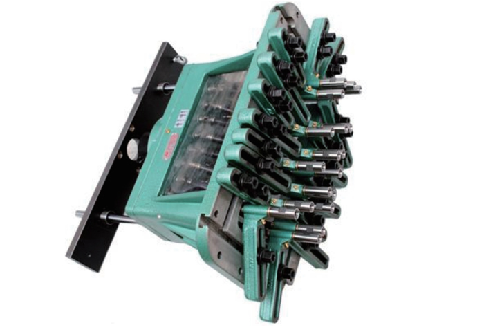 方形可调多轴器